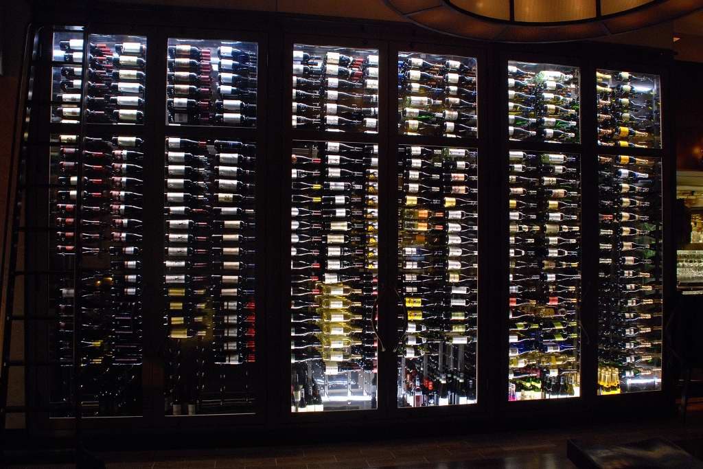 Commercial wine online display